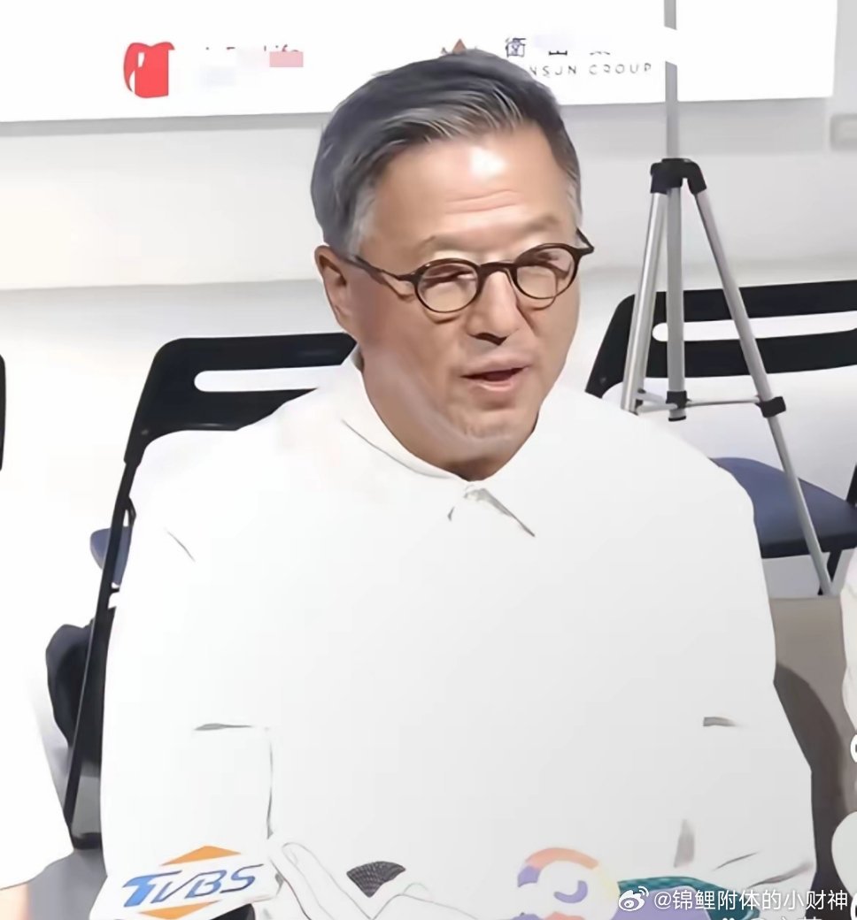 大S走了，她妈还在骂汪小菲，骂了整整九个月，连忌日都不停。王伟忠终于开口：我劝过