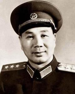 红军长征期间，团政委杨成武曾一枪不发智取三城。1935年的4月，长征途中的红军