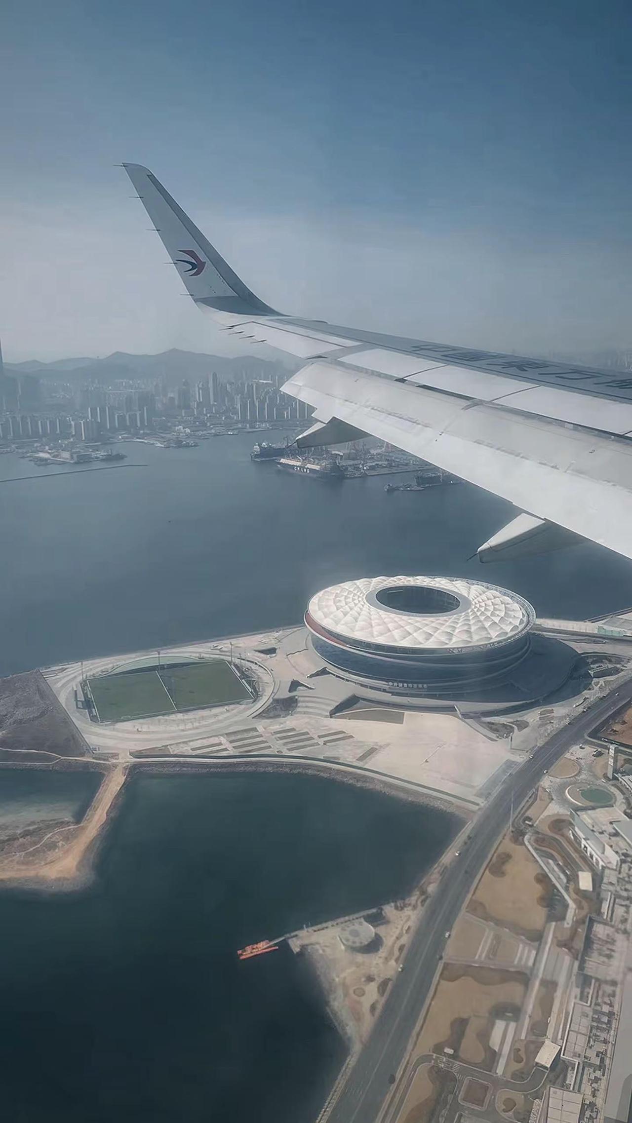 大连好奇怪，为什么要在海边建个烟灰缸？