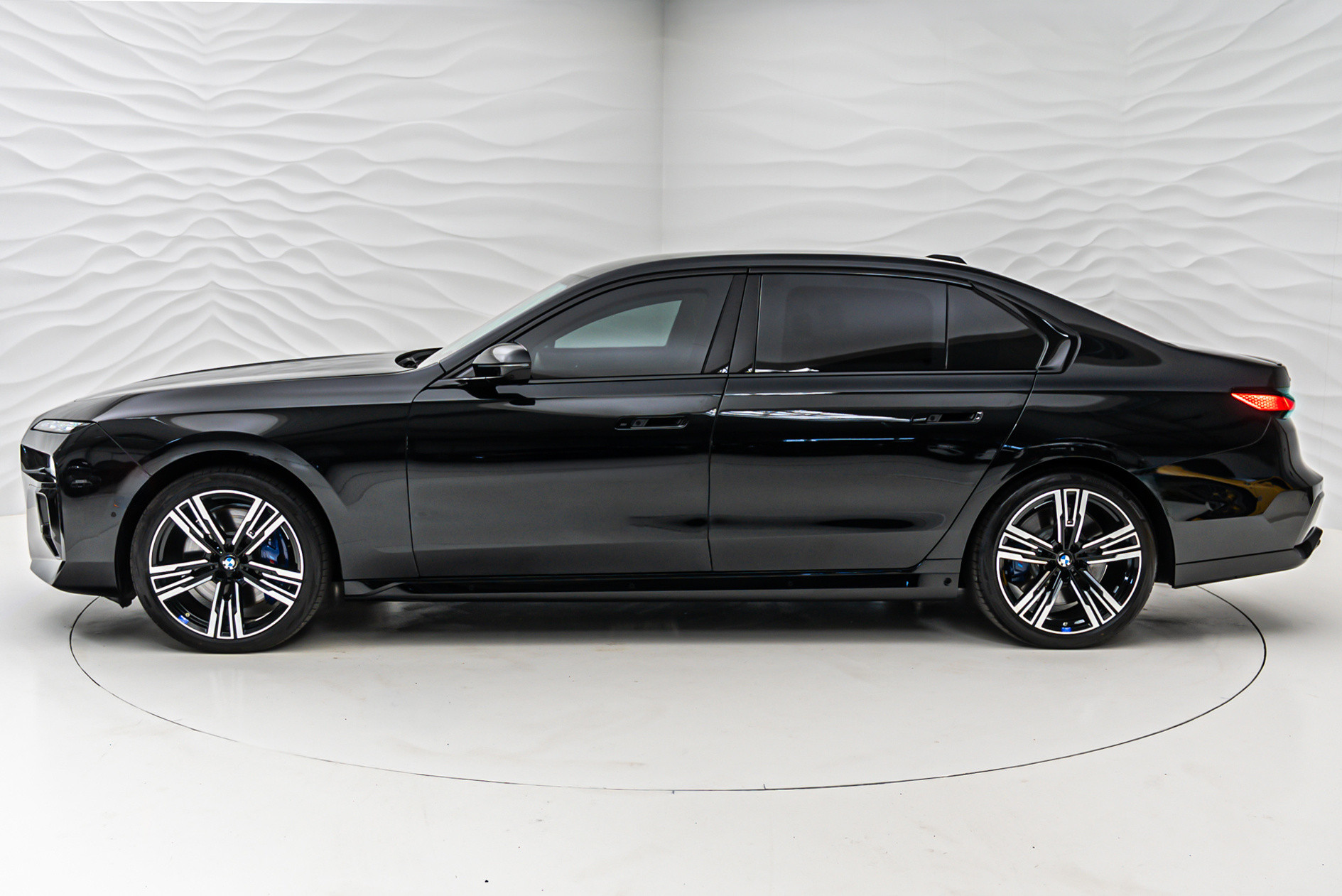 防弹车BMW760i防弹车，非原厂防弹车，防护等级B6，富商用用还行