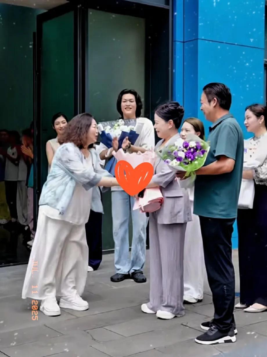 炸锅了​许妈姚爸南河之行火出圈​这次南河之行，许妈姚爸不仅见到了五叔，还提