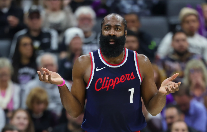 哈登目前的困局说明白点。哈登也许自带体系，而且这个体系也能让球队进季后赛