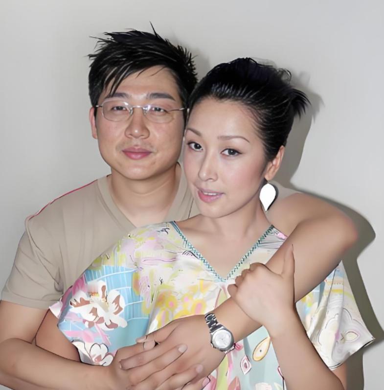 1989年，17岁的孙悦从部队回家探亲，结果，半夜时分，父母又开始吵架，她收拾好