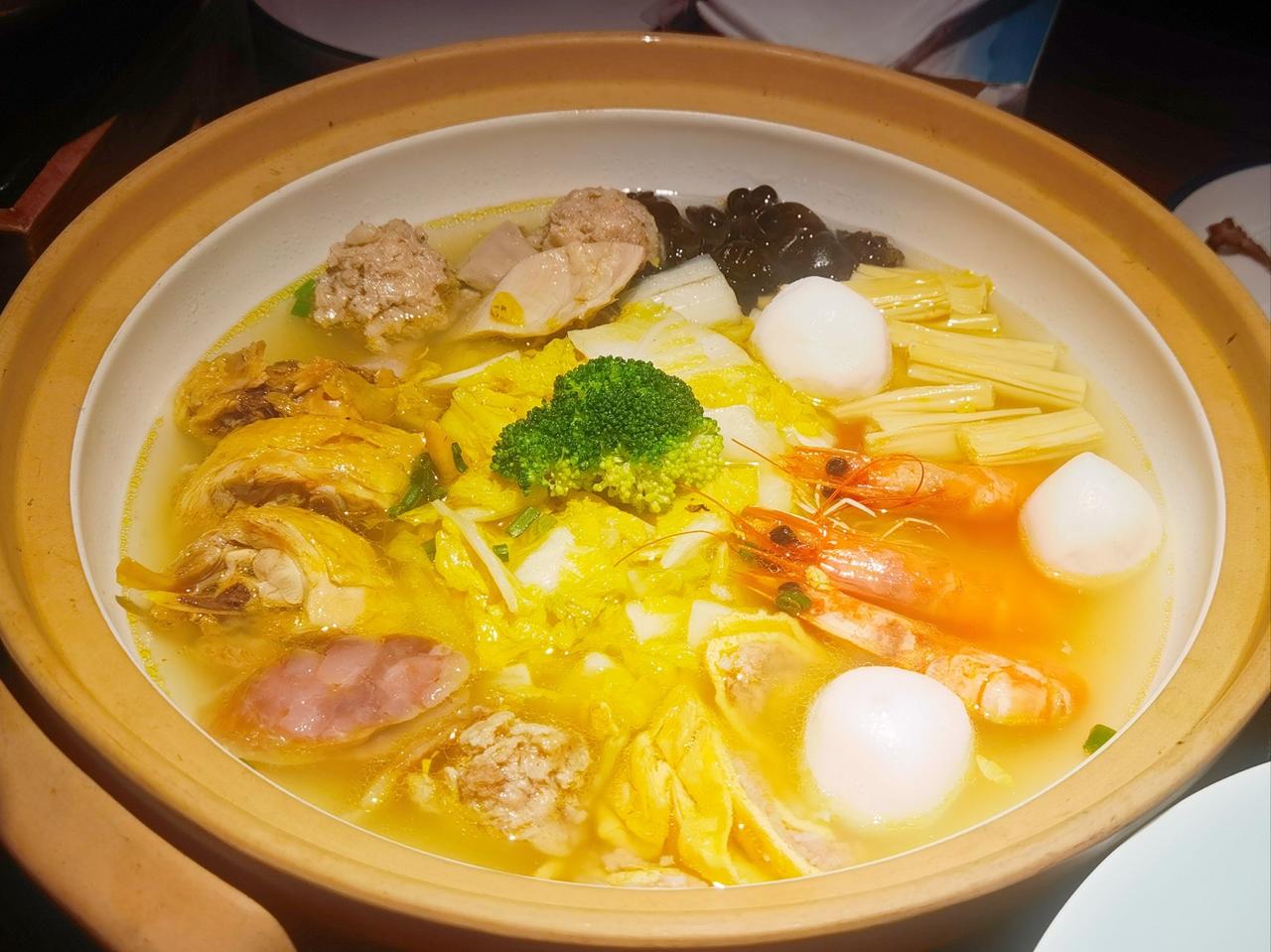 大家好，我是你们的美食分享达人，今天为大家带来一道既简单又营养的家常汤——白菜豆