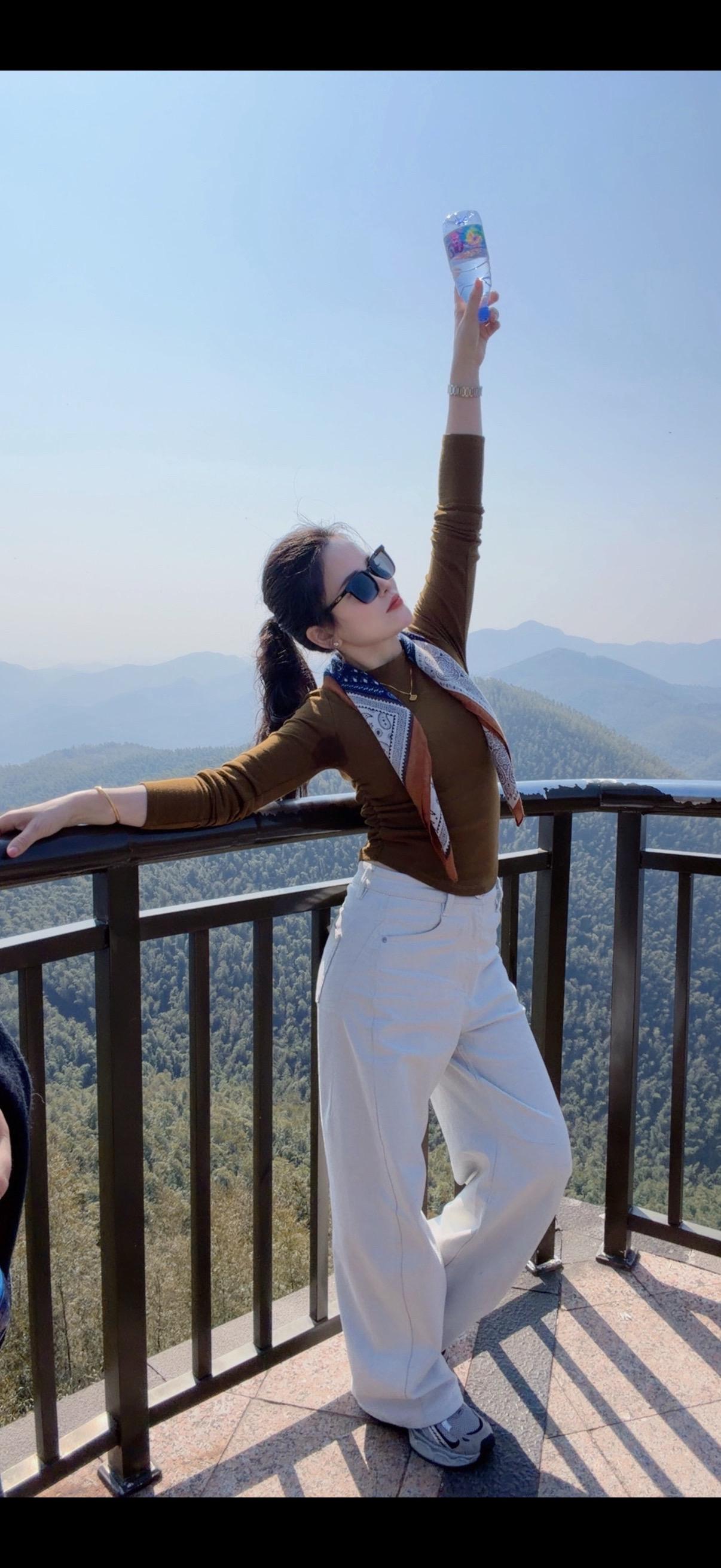 喜欢的季节来咯 山顶风景 多拍照片留下美好回忆