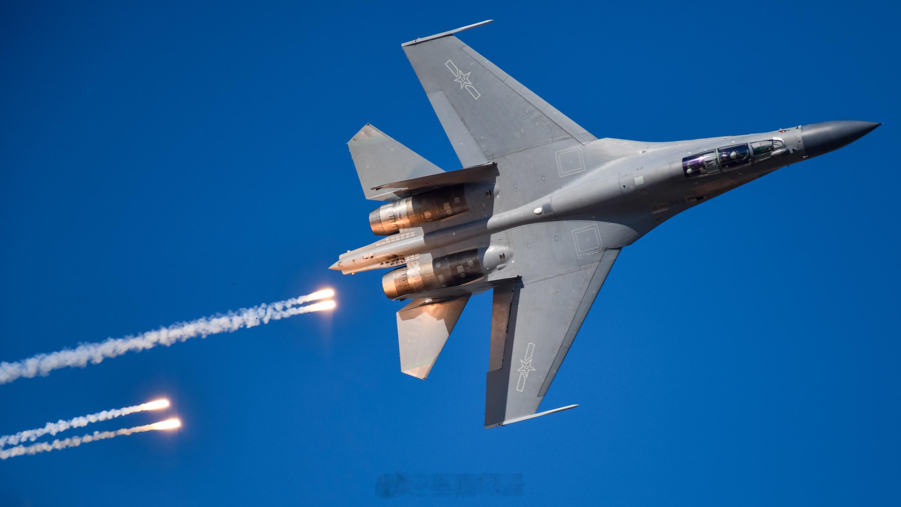 2019年的长春航空开放活动也是在10月份，清冷的东北高纬度天空完美适配首次公开