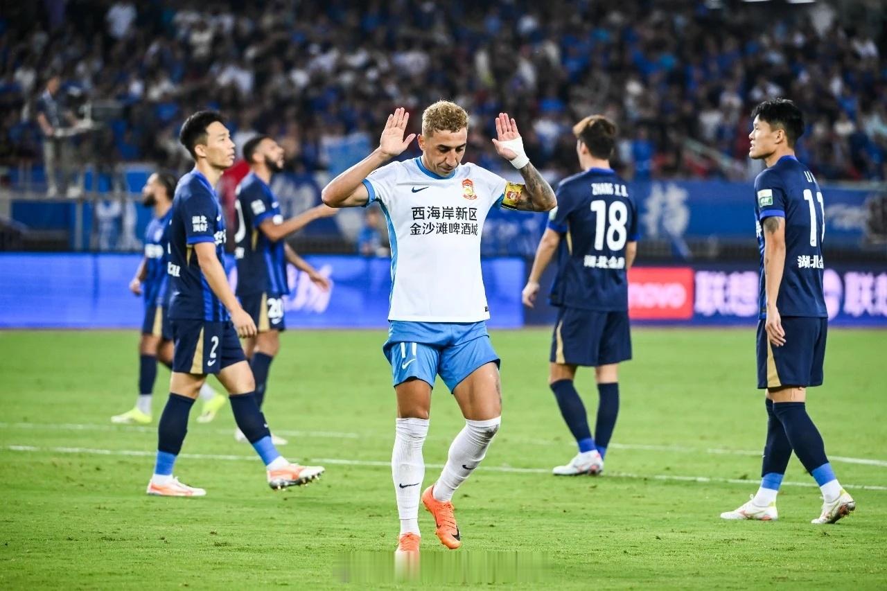 武汉三镇期待绝境求生2026赛季中超联赛第26轮积分榜，武汉三镇积20分排名倒数第二。本轮过后，中超