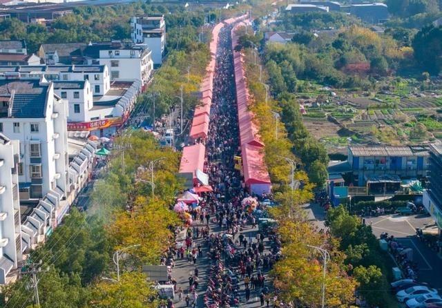 “美国把霍尔木兹封得铁桶一般，结果伊朗压根不急，巴基斯坦过境走廊12日