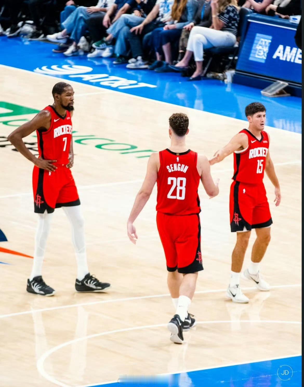 BryceSimon谈谢泼德：“谢泼德近期在中距离投篮方面表现非常出色，因为他