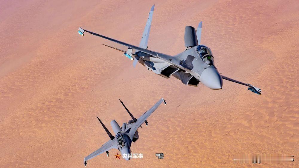 歼-16模拟对阵阵风，优势明显！央视军事报道显示，空军在模拟训练中以‌8架歼-