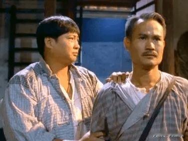 当年，40岁的林正英去酒吧娱乐时，与一名混混发生冲突，林正英随即叫来洪金宝，可是