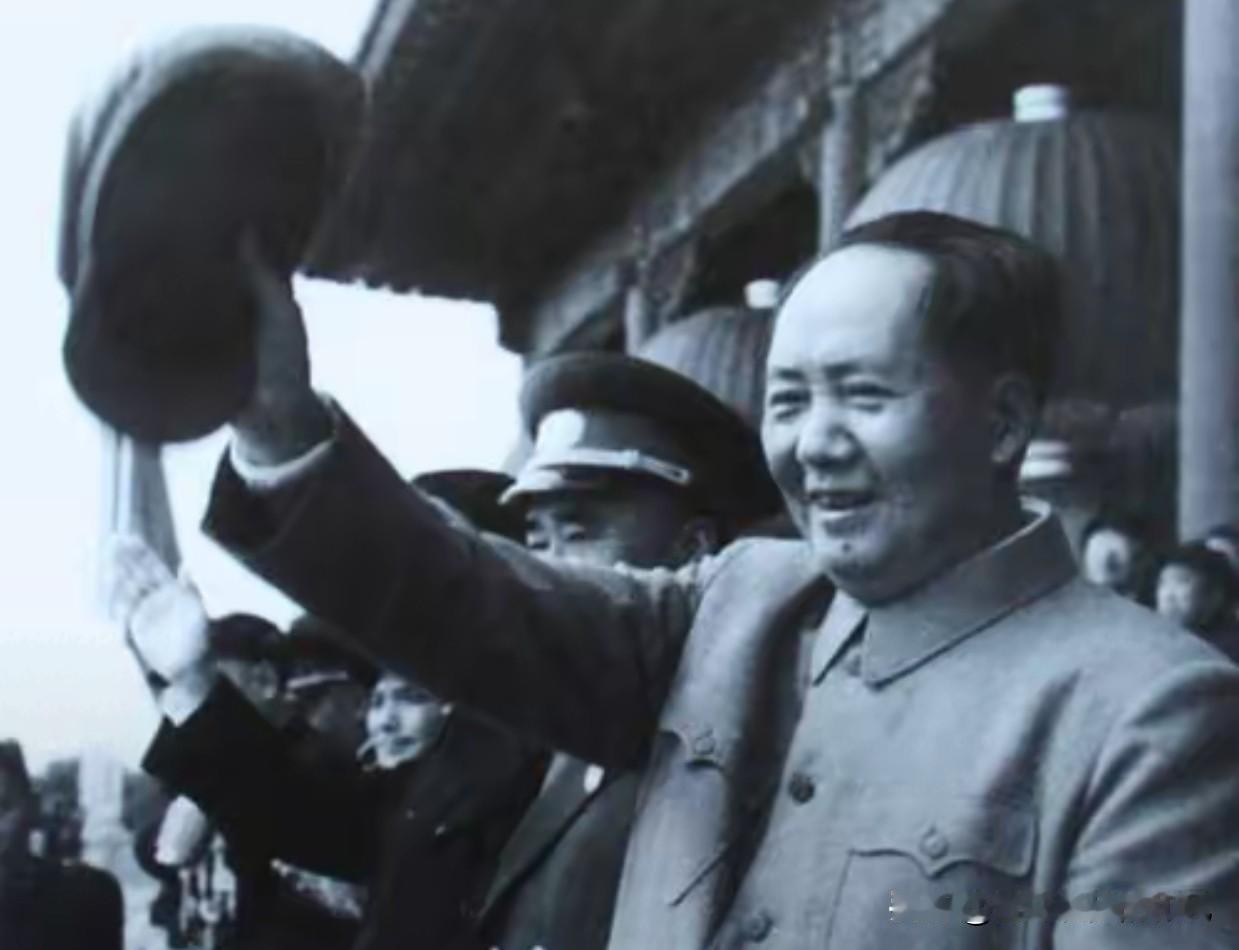 总有人问：要是毛主席见到今天的中国，会不会惊讶得说不出话？我想，他老人家一定不