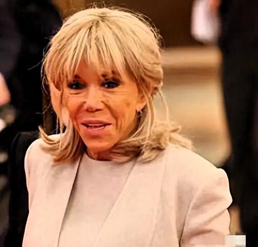 北京零下冻到跺脚！72岁布丽吉特的穿搭直接惊掉下巴！法国女人简直是把优雅刻