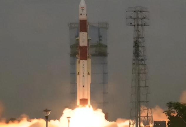 开年印度就闹了两大笑话，一个是航天火箭发射失败，另一个是文凭造假黑幕被揭开。