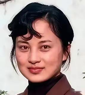 这九个60年代的女明星，年轻时候可真漂亮啊，尤其是第三个，这是谁呀？明眸皓齿，皮