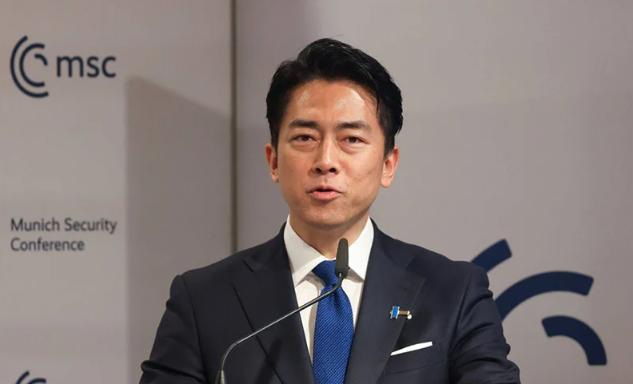 日本防卫大臣小泉进次郎对我们放硬话了！5月31日，根据日本产经新闻报道，在新加坡