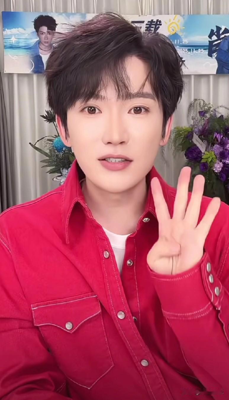 湛蓝团队的肖肖不仅主持好带货能力强，情商也是相当的高。虽然已经离开张兰团队，但肖