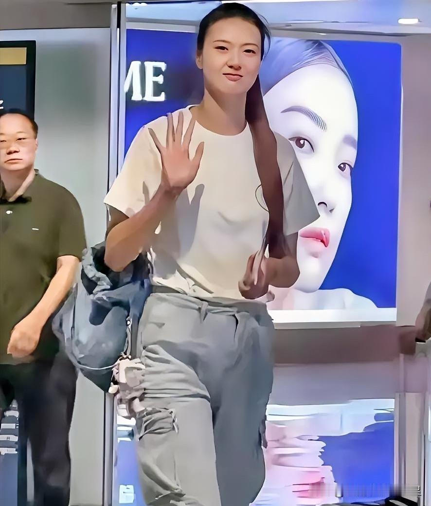 你们觉得，一个女生身高1米93，还能美得让人移不开眼，这可能吗？最近看到女排姑娘