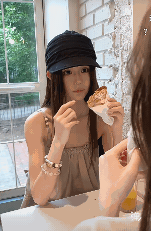 这视频看的我莫名其妙![捂脸哭]