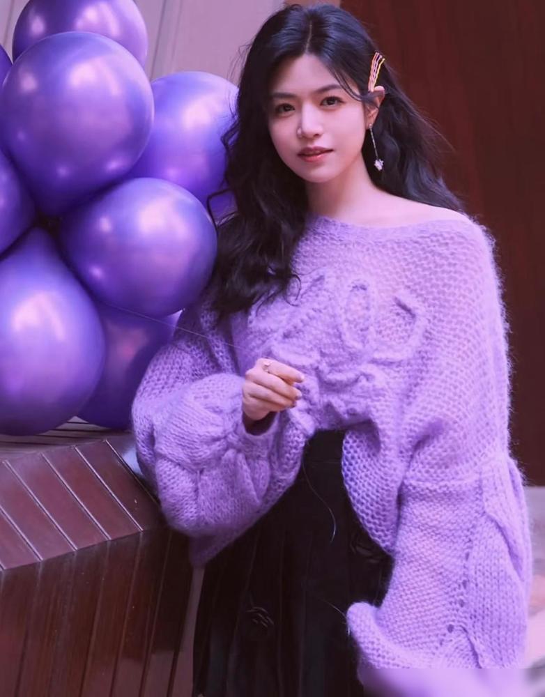 为什么陈妍希长的这么漂亮却还不火？其实原因很简单这段时间大家又开始聊她，就是