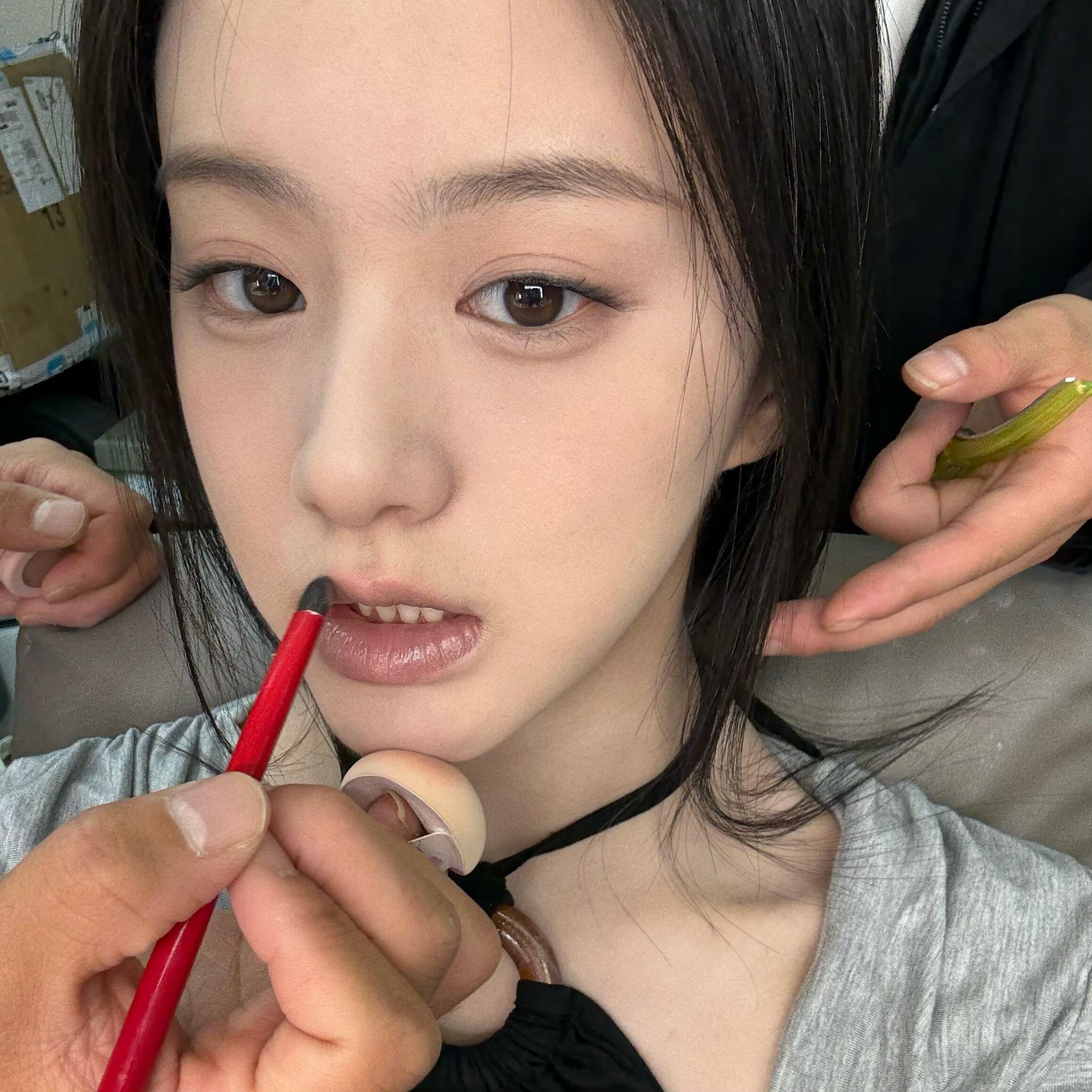 淡妆好看成这样的女人……（包上恩​​​