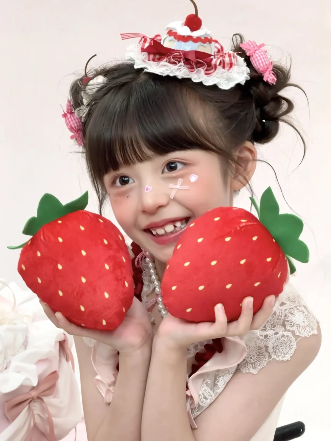 ♡‧₊˚🍓草莓小蛋糕过生日咯🎈 ꙳⋆