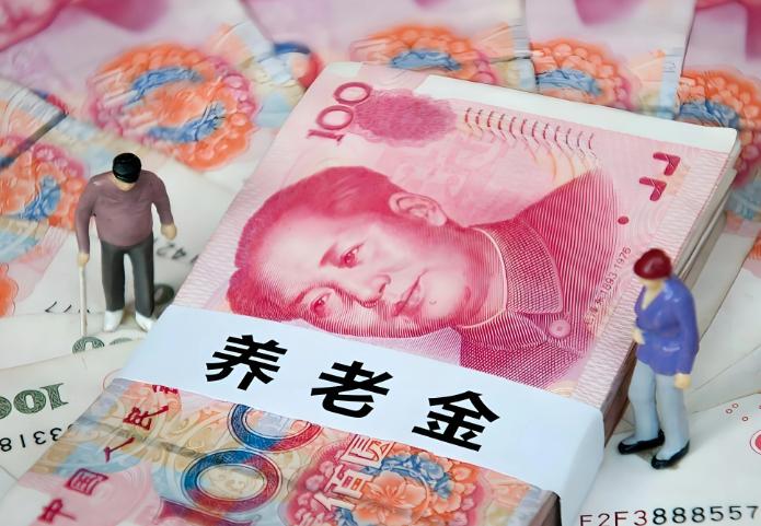 一位社会观察家说：现在最奇怪的一批人就是50后和60后，都已经是六七十岁的人了