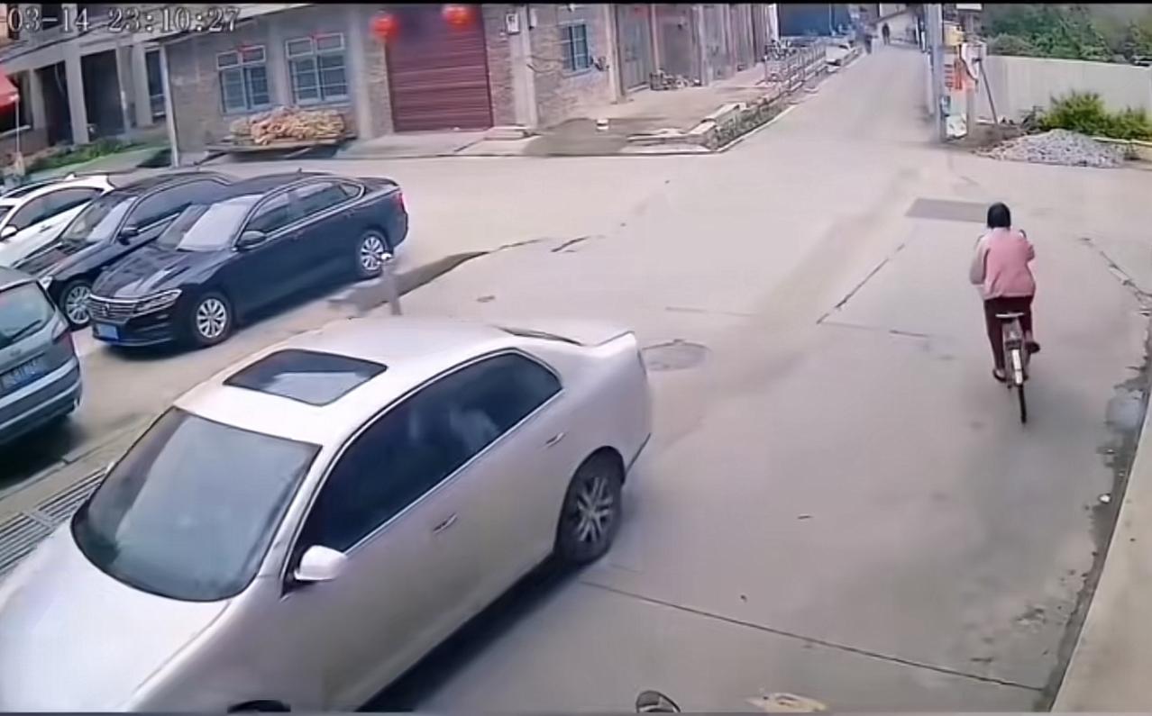 这件事，不能就这么黑不提，白不提就没事了，警方出具的责任认定书，我们没有理由说不