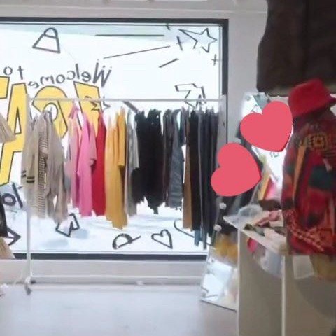 九敏真是Lisa穿过的😱。。我嫉妒的要疯了lisa​​​