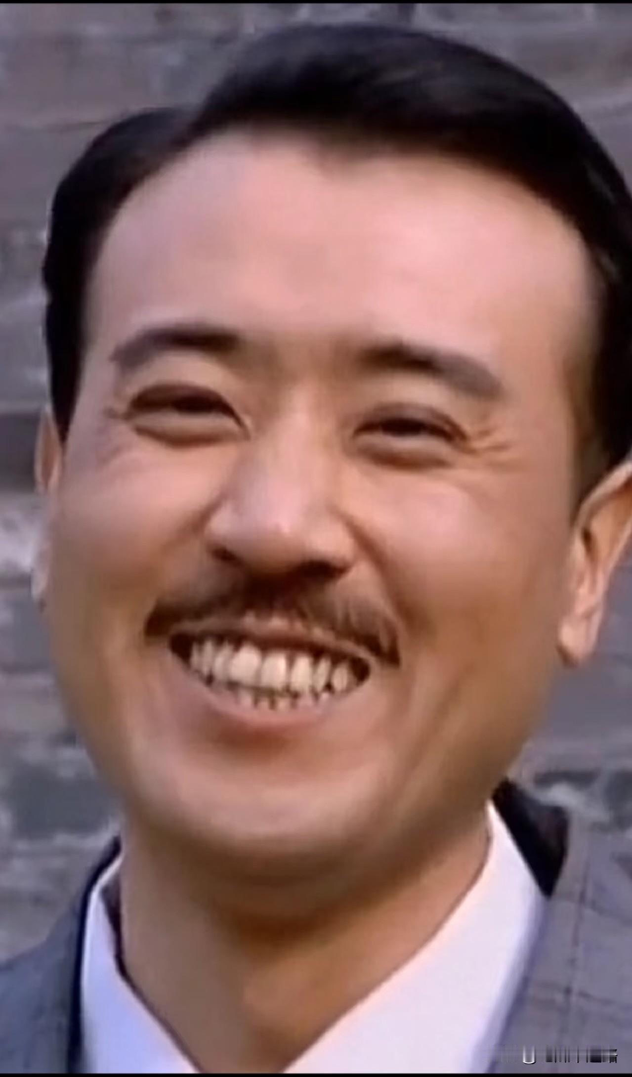 于和伟哪儿都好，但有一点要不得，那就是他是一个典型的“扶家人魔”。不少