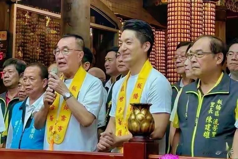 火药味十足！9月5日，民进党新北市长参选人苏巧慧举办首场大型造势大会，赖清德、蔡