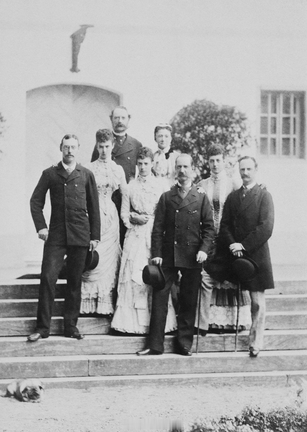 英国王室今天是亚历山德拉王后的父亲丹麦的克里斯蒂安九世国王逝世1️⃣2️⃣0