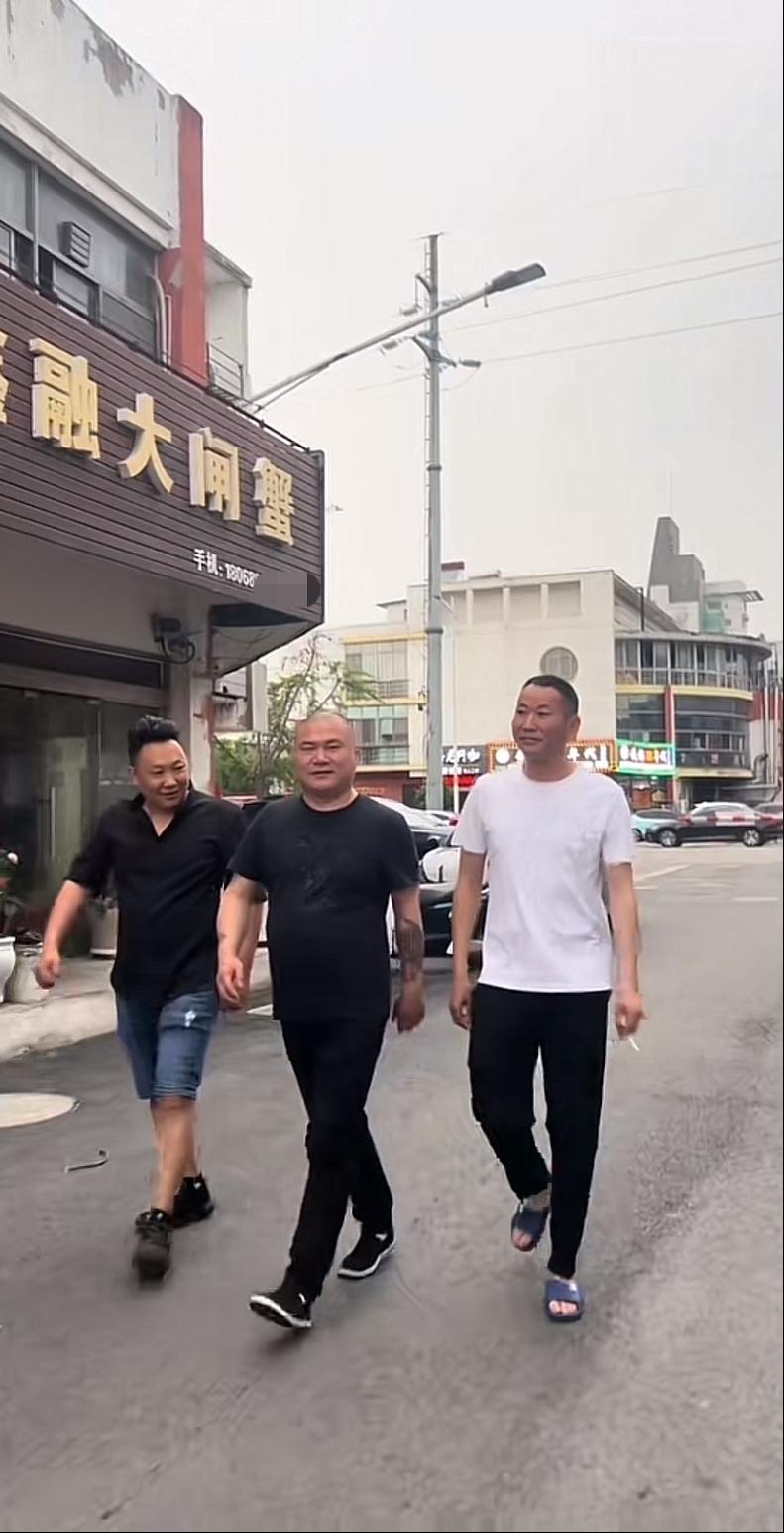 苏州五星，干啥啥不行，蹭饭第一名。今天带着自己的好兄弟祥子，还有一位马哥，一起去
