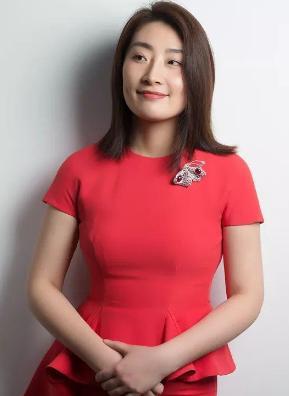 施幼珍作为一个知青，对待感情的问题停留在那个淳朴年代，手段断然是比不上卡米拉王后