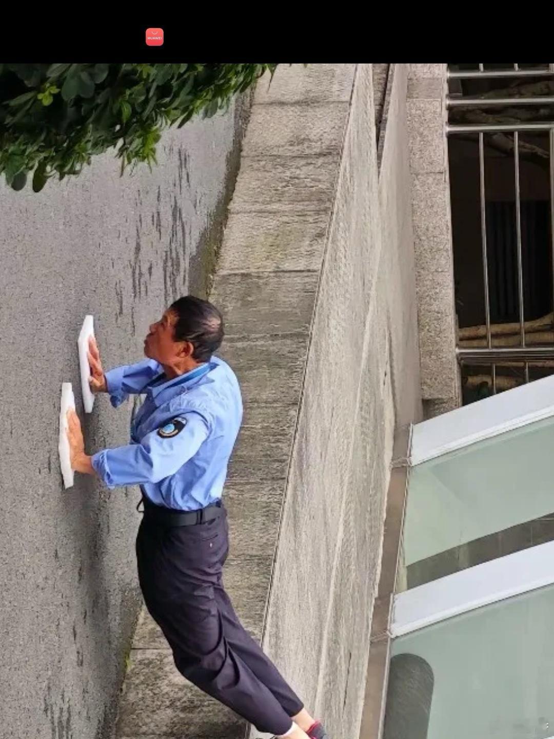 论拍照角度的重要性，不得不说，这大爷的动作第一眼吓到我了！￼￼