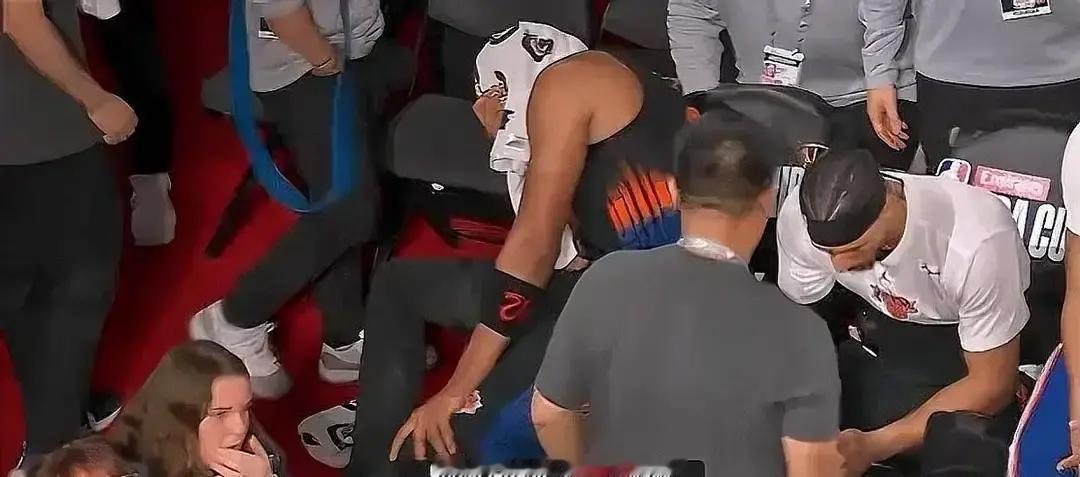 第三次了。同一个膝盖，同一个人，赛季又悬了。不是普通扭伤。是半月板撕裂，手