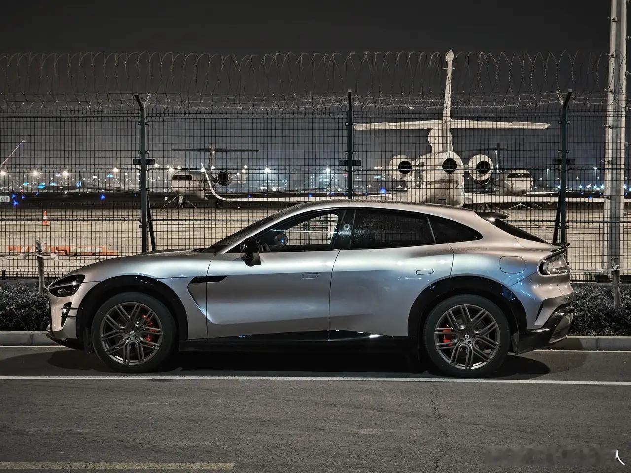 今年没遇上啥特别的好事，就只是拥有了自己喜欢的车。你们眼里的破车，也是我实打实拼