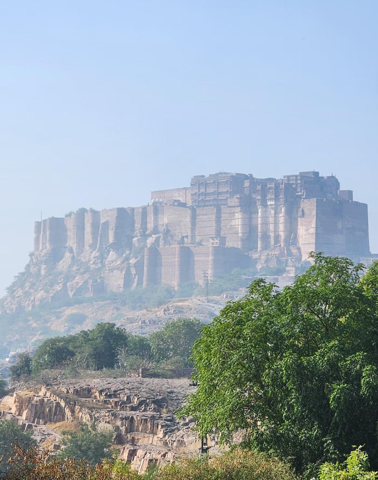 印度的一些世界文化遗产景点都是非常壮观的！例如拉贾斯坦邦的四色之城：金