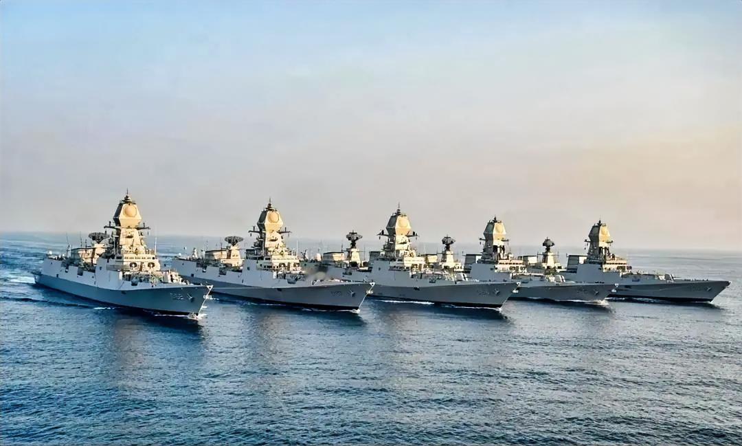 印度海军的现代化“盾舰”一共有2型，共7艘。分别是“加尔各答”级3艘和“维沙卡