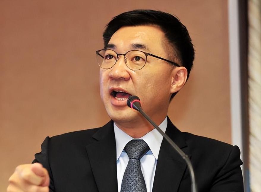 国民党内讧！江启臣卢秀燕联手甩脸！还能干大事吗？江启臣和卢秀燕同时缺