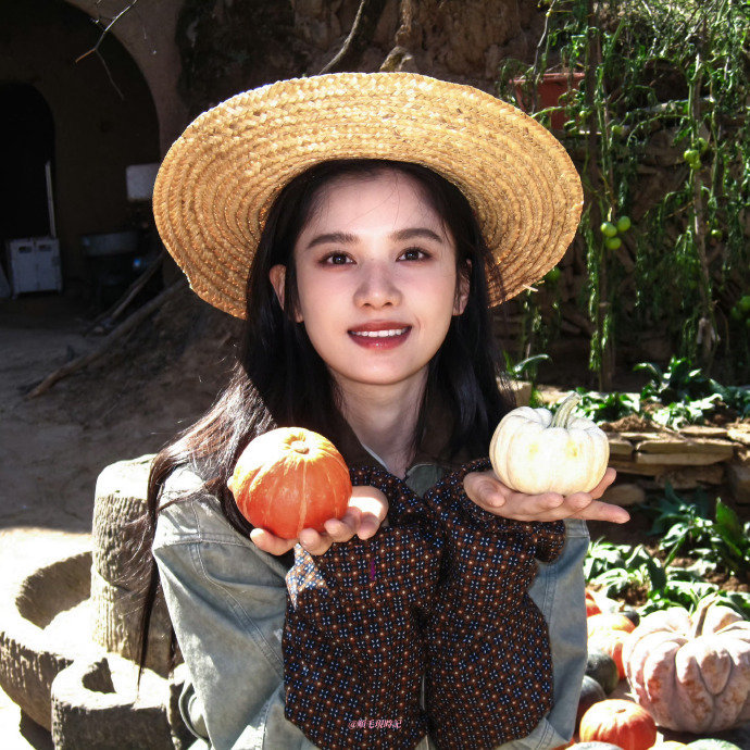张婧仪每一帧都是美神降临为了苗靖我特意开了会员，张婧仪把这种熟女的松弛感拿捏得