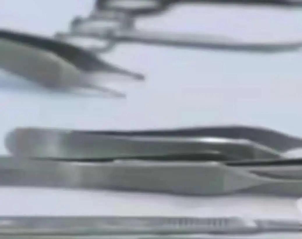 福建泉州，一50岁女子同房后，发现床单上全是血，还夹杂着血块，一开始以为是更年期