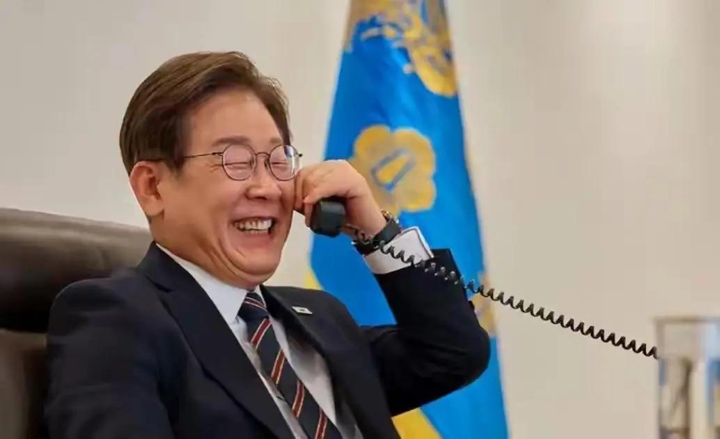 李在明的外出第一站就选择了日本，说明他比尹锡悦更加的媚日。最夸张的是，他成了17