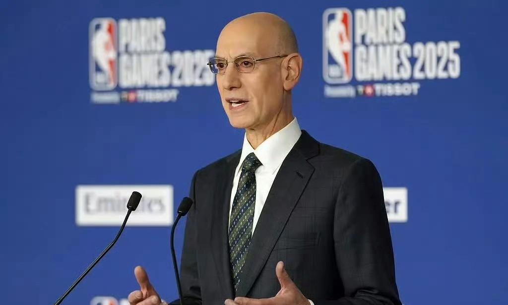 NBA工资帽又上调了！据权威记者JakeFischer报道：联盟消息人士透露