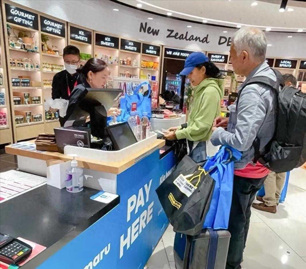 62岁陈瑾定居昆明老宅，买菜做饭褪去明星光环62岁老戏骨陈瑾定居昆明养老，租住