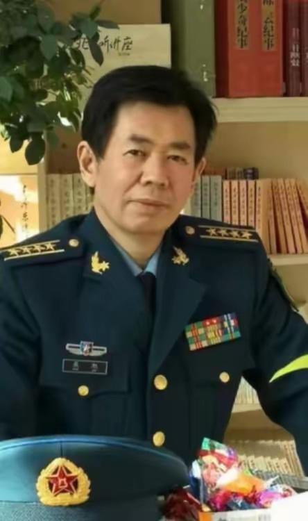 中国著名军事专家戴旭说:我们现在面对外部的各种挑衅，如果在不采用伟人毛主席对外敌