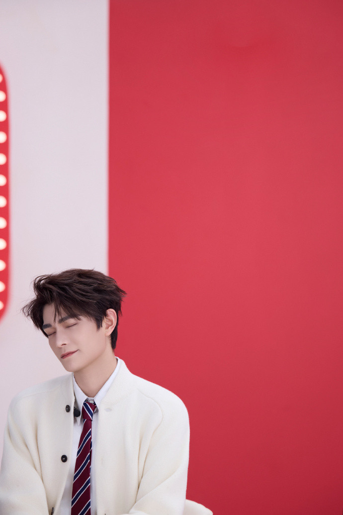 好萌啊丁禹兮˶>𐋣<˶