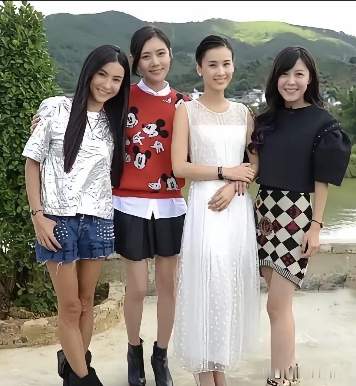 这是早些年几位女明星的一张合影，张柏芝个子不是那么高挑，但她五官立体，属于特别耐