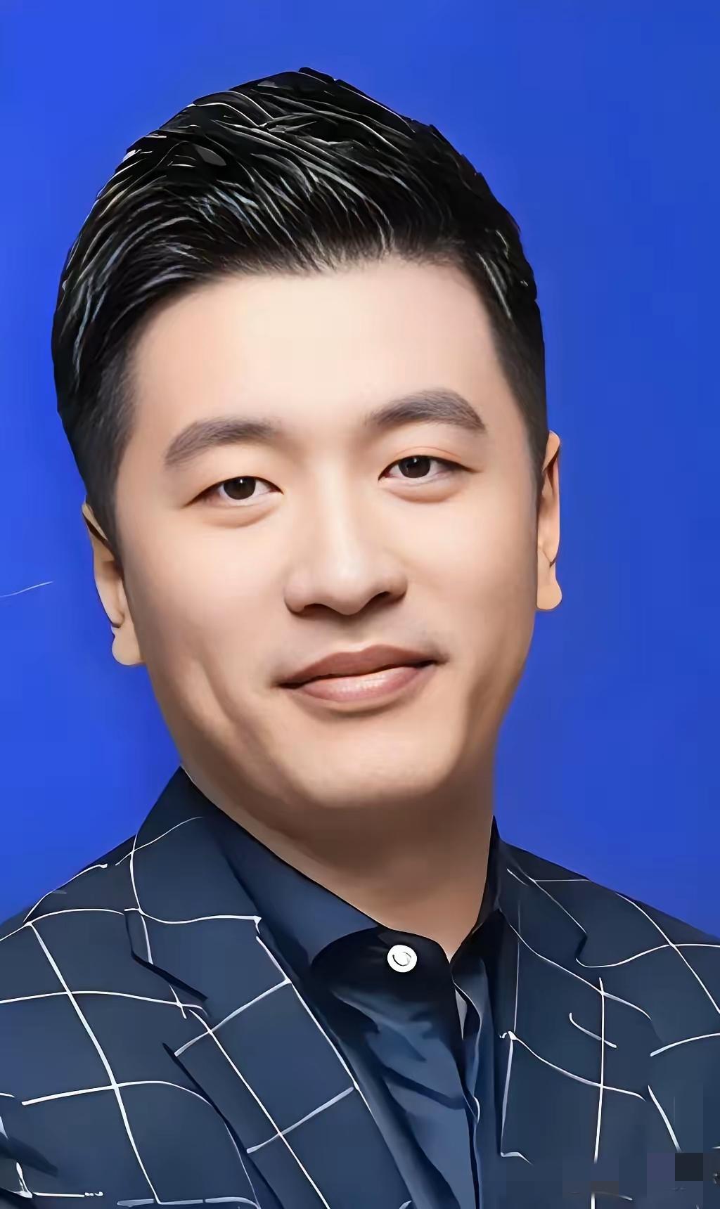 人的精气神根本藏不住网友当初对张雪峰的判断如今再看，每一句都戳中了要害，很多