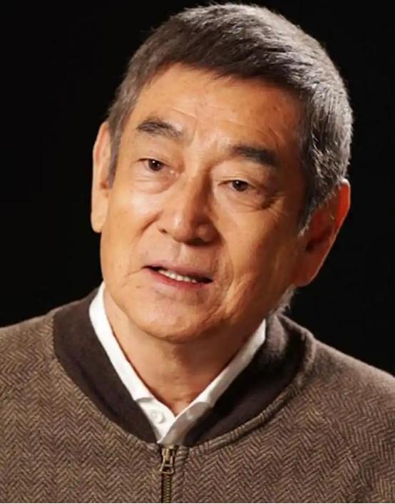 2014年，84岁的高仓健去世留下40亿财产，无儿无女的他把财产给了保姆，亲妹妹
